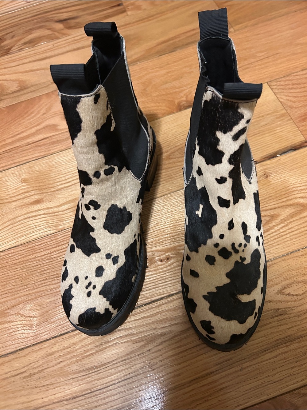 Cowhide Fur Print UO Chelsea Boots - Black and Cream